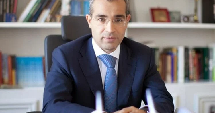 Mikayıl Cabbarov güləşçimizi təbrik edib FOTO