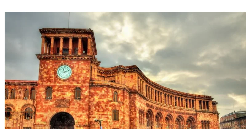 “Ermənistan tarixi” dərsliyində qondarma “dqr” bölməsi varmış