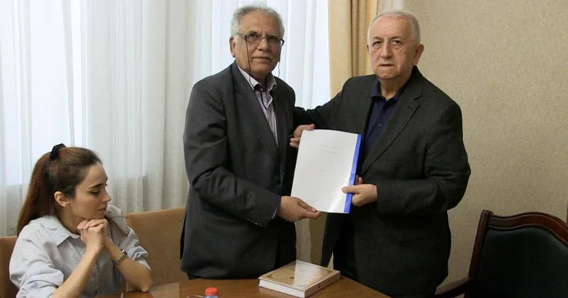 Pakistanlı professor özünün Nizaminin ziyarətilə bağlı 40 illik arzusunu gerçəkləşdirdi