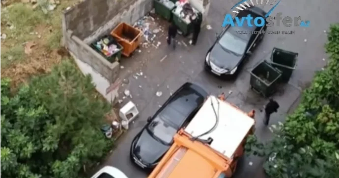Bakıda sürücü avtomobili elə saxladı ki, zibil maşınına mane oldu VİDEO