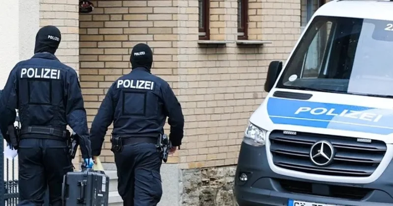 Almaniya polisi üç əyalətdə sağçı ekstremistlərə qarşı əməliyyat keçirib