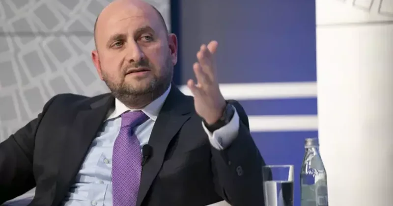 Qalstyan “Tramp marşrutu”ndan DANIŞDI