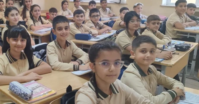 Övladı məktəbdə oxuyan valideynlərin NƏZƏRİNƏ Mütləq...