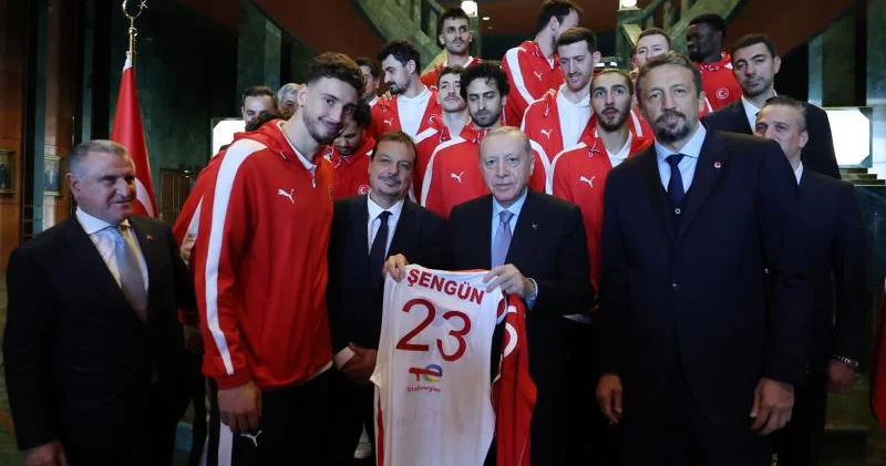 Ərdoğan basketbolçularla görüşüb
