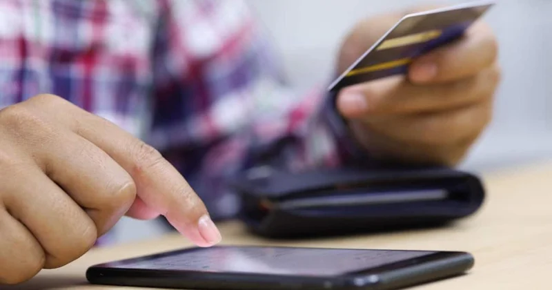 Bank kartından pulu oğurlandı