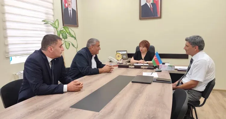 Afət Həsənova seçicilərinin müraciətlərini nəzarətə götürdü FOTO