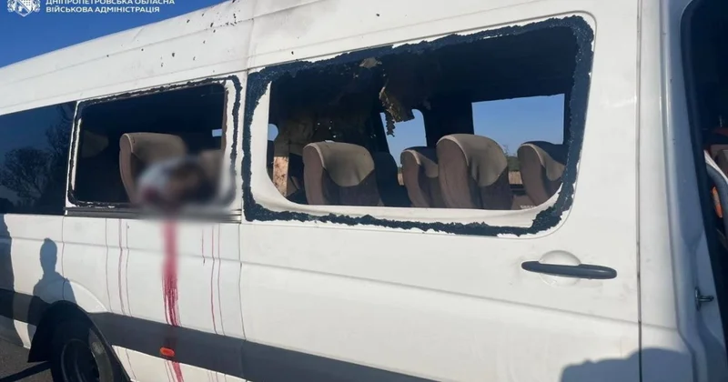 Rusiya ordusu Ukraynada avtobusa dron zərbəsi endirib, 5 nəfər ölüb