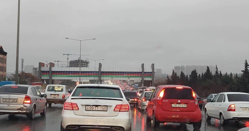 Sumqayıt yolu ndakı tıxac problemi nə vaxt həll olunacaq? (Video)