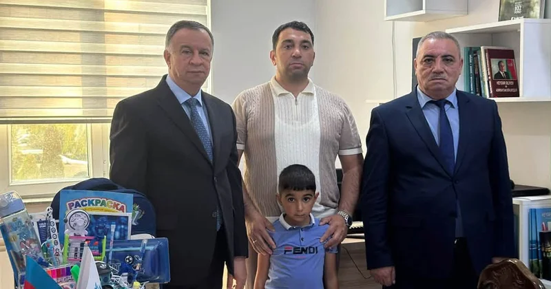 YAP Nərimanov rayon təşkilatı tərəfindən 15 sentyabr Bilik Günü münasibətilə qazi övladı təbrik olunub FOTO