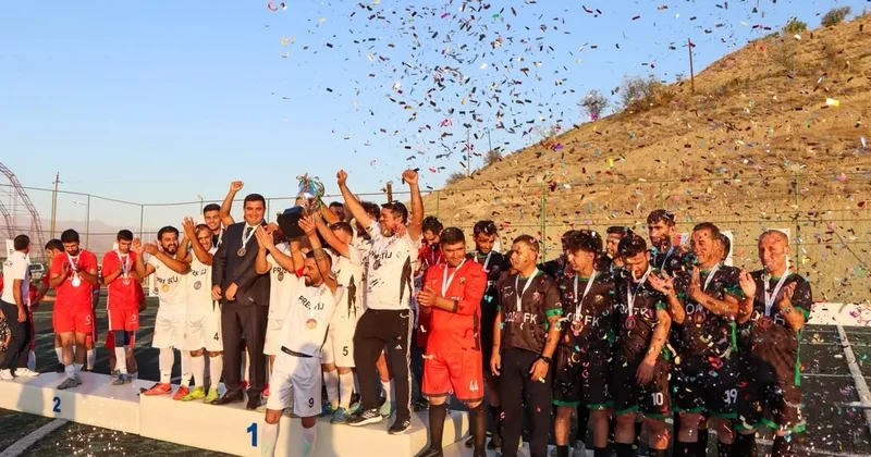 Naxçıvanda ilk dəfə təşkil olunan Minifutbol Kubokuna yekun vurulub FOTO