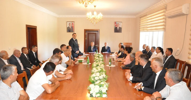 Şabranda fermerlər və sahibkarlarla geniş tərkibli müşavirə keçirildi Fotolar