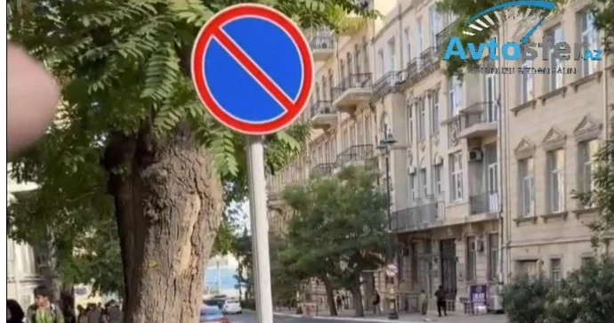 Bu küçədə “Durmaq qadağandır” nişanı quraşdırıldı: Cərimələnə bilərsiniz VİDEO