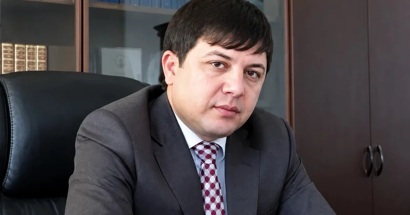 Nazir müavininin əmisioğluna hökm oxundu YARIMÇIQ QALAN DƏLƏDUZLUQ