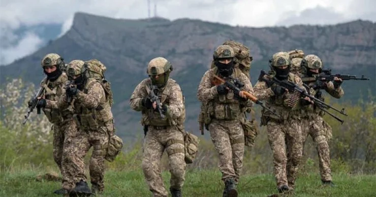 Evdən 50 km məsafədə, həftədə 5 günlük hərbi xidmət… Gürcüstan ordusunda maraqlı xidmət şərtləri