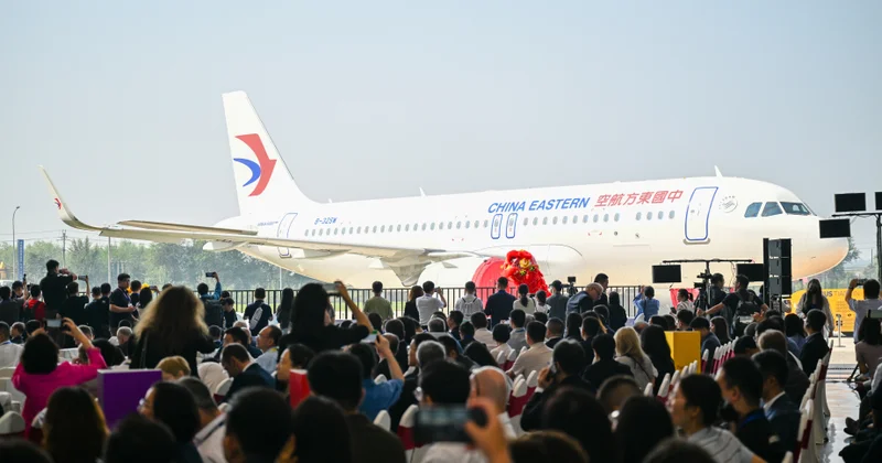 “Airbus” Çindəki yeni montaj xəttindən ilk təyyarəni təhvil verir