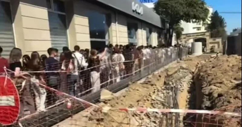 UNEC ə gedən yoldakı təmir tələbələrə çətinlik yaratdı Açıqlama Video