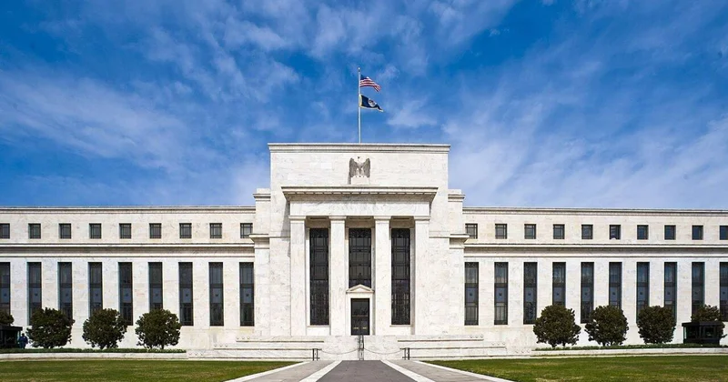 ABŞ Mərkəzi Bankından tarixi qərar: Fed 2023 cü ildən bəri İLK DƏFƏ...