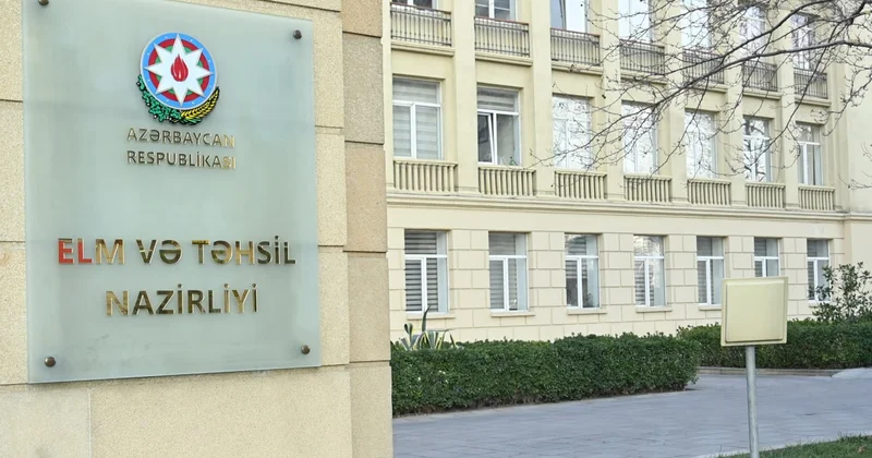 Vurğunun dərslikdən çıxarılması ilə bağlı nazirlikdən AÇIQLAMA