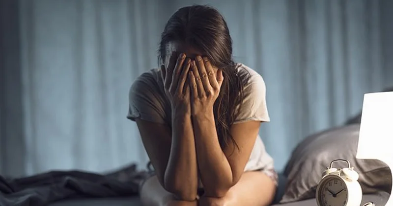 Yuxusuz gecələrin görünməyən təhlükəsi: Orqanizmdə nə baş verir? Nevroloq