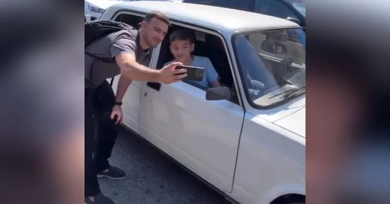 Qara Qarayev tıxacda qalan uşaqla selfi çəkdi Video