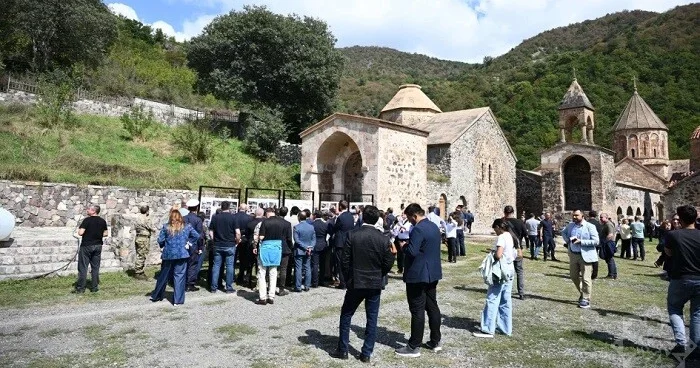 Diplomatlar Qarabağa gəldi, ermənilər hərəkətə keçdi