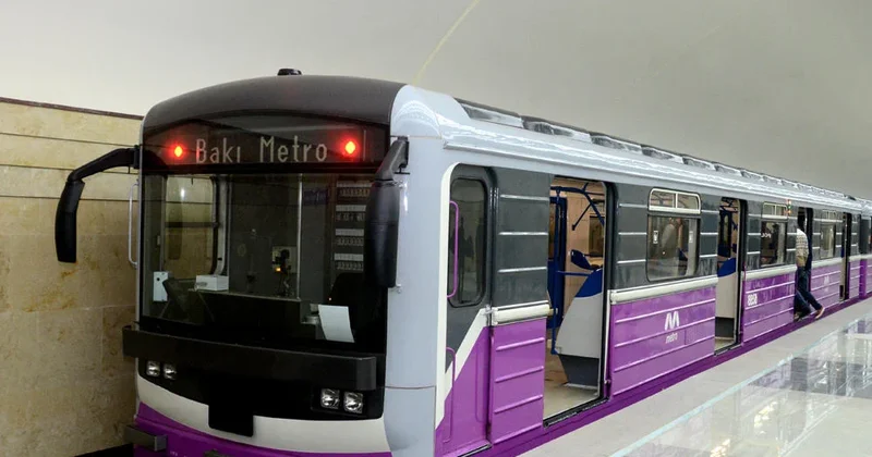 Qırmızı xəttə buna görə köhnə qatarlar buraxılır Rəsmi