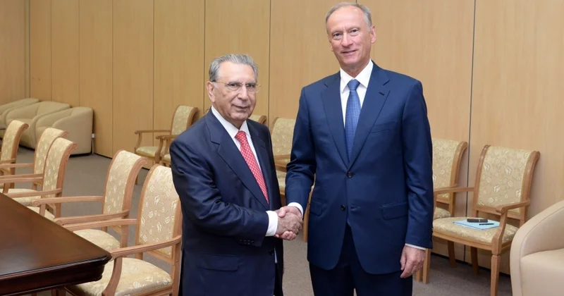 Rusiya mediası Mehdiyevə niyə tərif yağdırır?