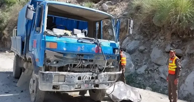 Pakistanda yük maşını aşıb, 15 nəfər ölüb