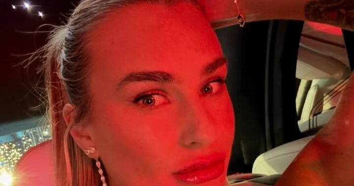Arina Sabalenka Honq Konqdan parlaq şəkillər paylaşıb FOTO