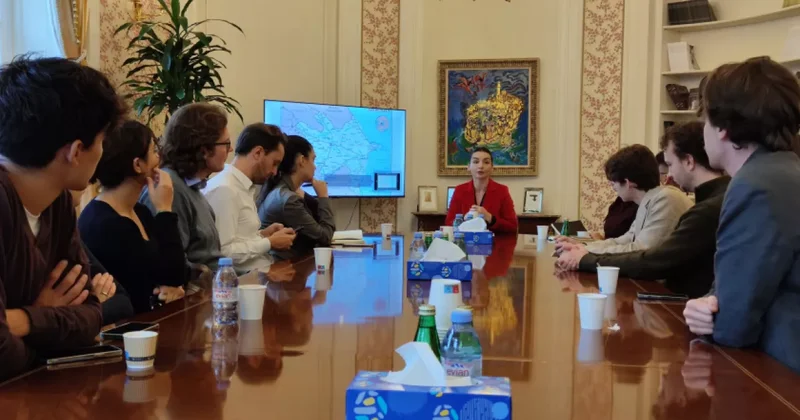 Посол Азербайджана встретилась со студентами парижского вуза ФОТО