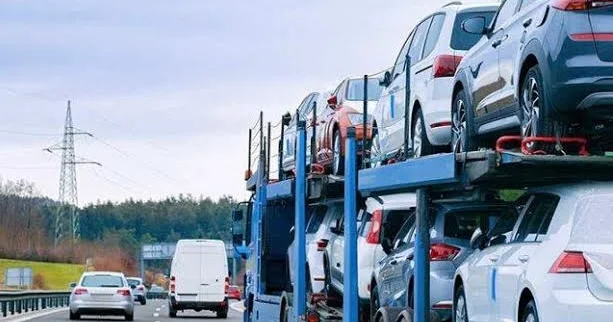 Azərbaycanda avtomobil idxalı artıb