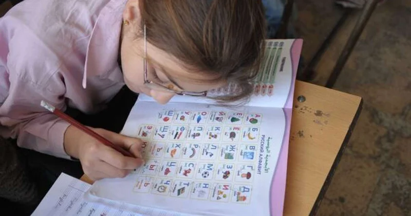 Günü gündən artan dərs yükü: Bunun kimə xeyri var?