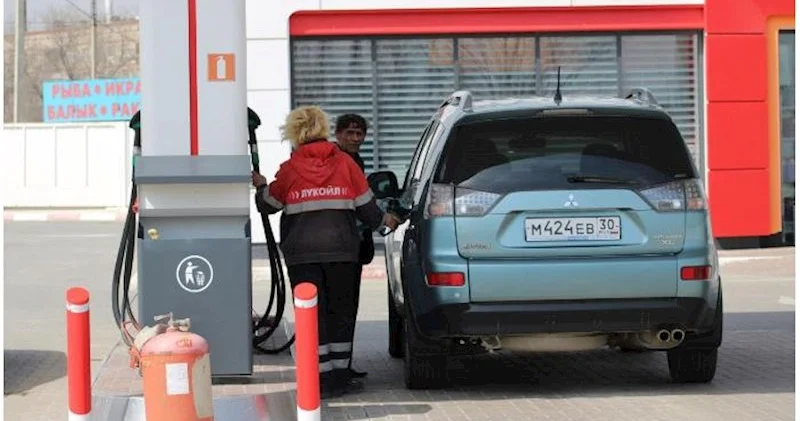 Rusiyada yanacaq böhranı dərinləşir Ölkə emal gücünü 40 faizi itirib