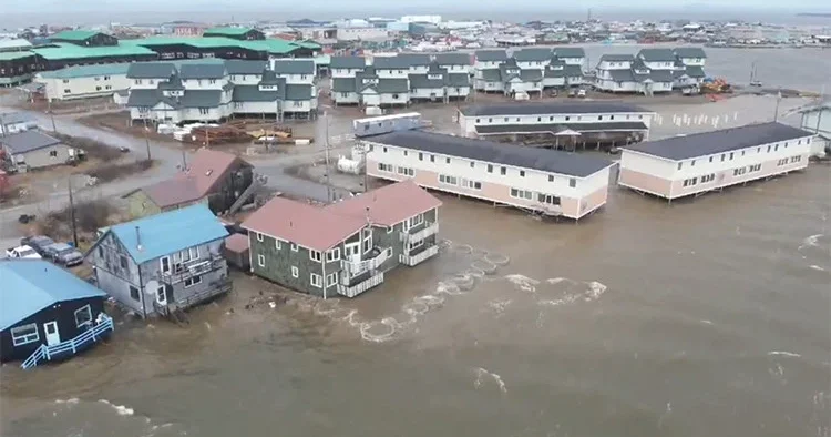 Halong qasırğası Alyaskanın qərbini vurub: 1 ölü