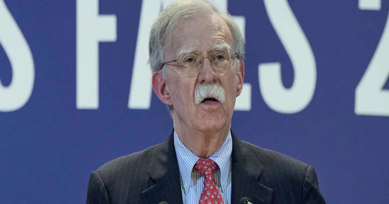Con Bolton gizli məlumatların qanunsuz paylaşılmasında ittiham olunur