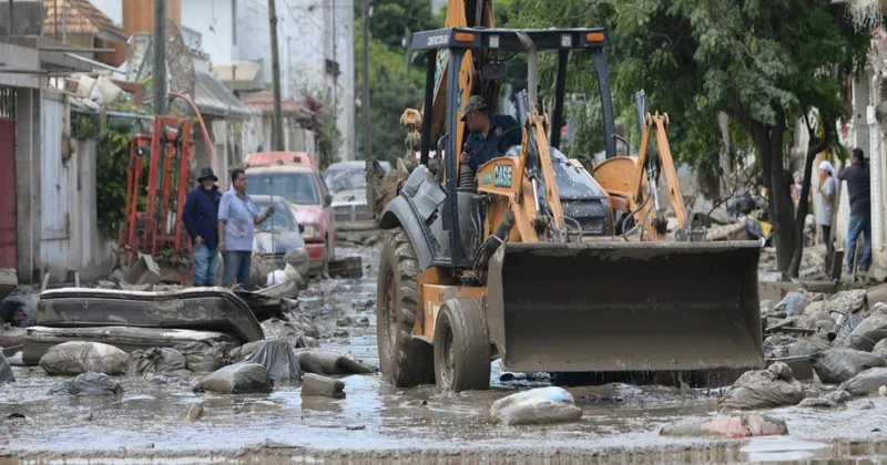 Meksikada daşqınlar nəticəsində ölənlərin sayı 66 ya çatıb