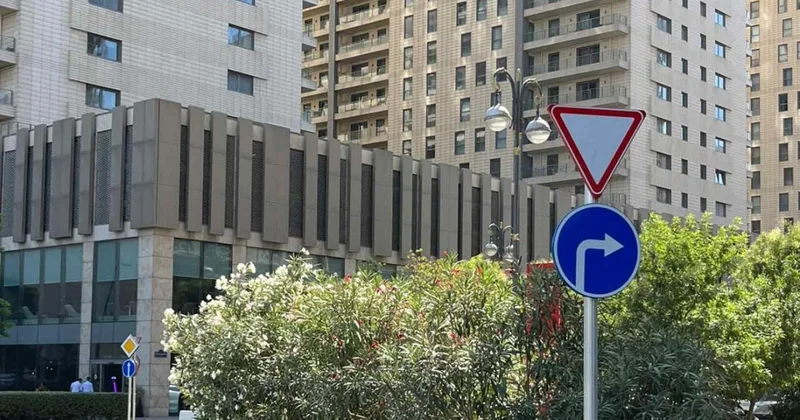Bakıxanovda yol nişanları sürücüləri çaşdırdı: AYNA dan AÇIQLAMA