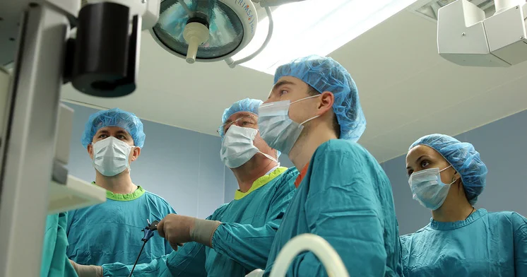 Pasiyentin qarnından 20 kiloqramlıq şiş çıxarıldı