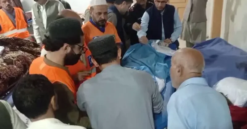 Pakistanda dəhşətli qəza: Əksəriyyəti uşaq olmaqla 10 dan çox insan öldü