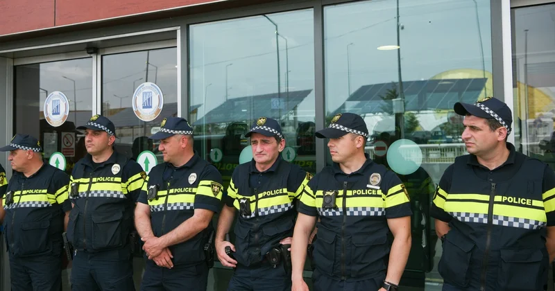 Rusiya vətəndaşları Gürcüstanda qanunsuz tranzaksiya ittihamı ilə saxlanıldı