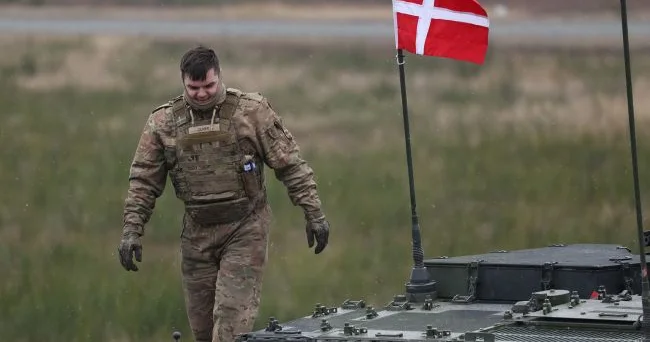 Danimarka Ukraynaya hərbi təlim və tankların təmiri üçün bir milyard kron verəcək