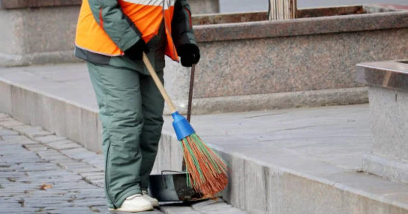 Bakıda xadimə müdiri döydü
