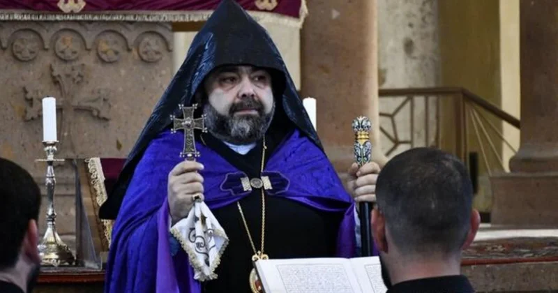İrəvan məhkəməsi yepiskop Mkrtıç Proşyanı həbs edib