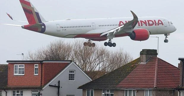 У летевшего из Европы самолета Boeing в небе отказал автопилот