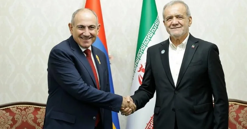 Paşinyan və Pezeşkian İrəvanda görüşüb