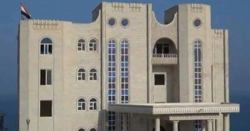 Husilərin hökumət evinə hücumu nəticəsində 5 nəfər ölüb, 16 nəfər yaralanıb