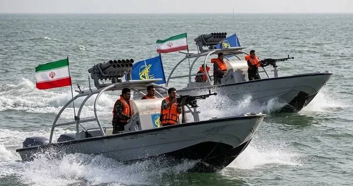 В Иране заявили об отходе американских кораблей на 500 км от Персидского залива
