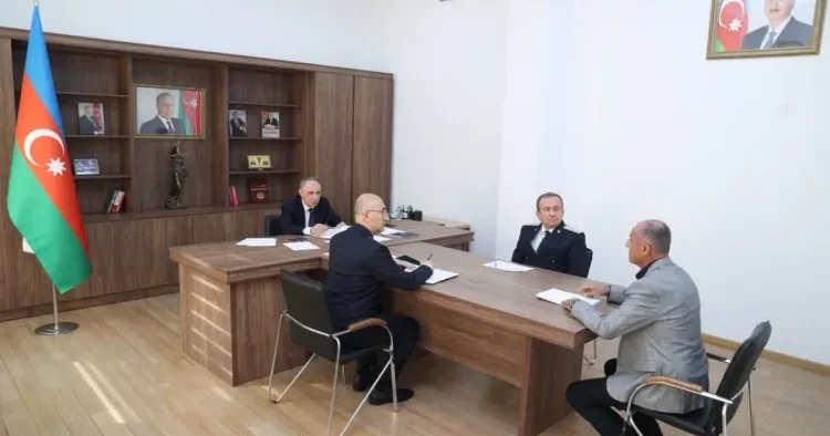 Baş prokuror Səbail rayonunda vətəndaşları qəbul etdi FOTO