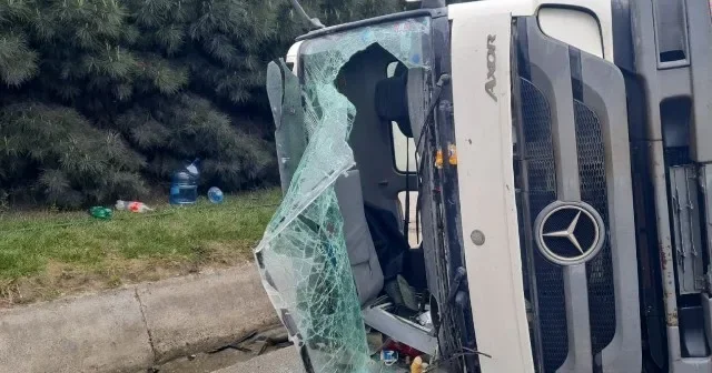 Ödənişli yolda qəza oldu Sürücü öldü