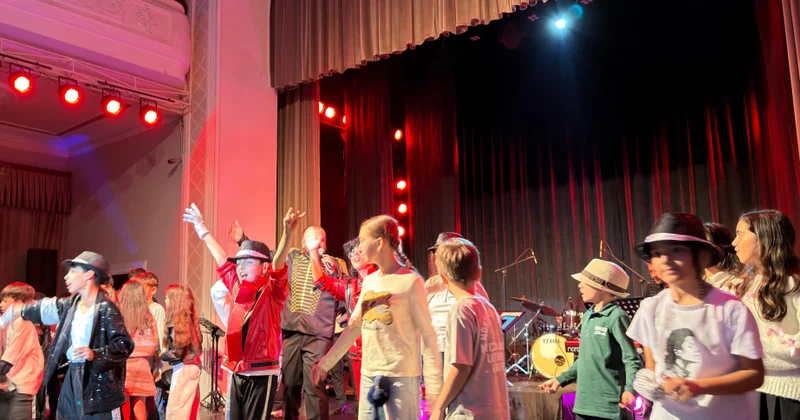 Mahnı Teatrında Maykl Ceksonun yaradıcılığına həsr olunmuş konsert təşkil edilib